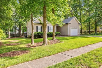 508 Senterwood Ct, Fuquay Varina, NC 27526