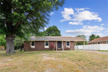 508 Waterbury Dr, Fayetteville, NC 28311