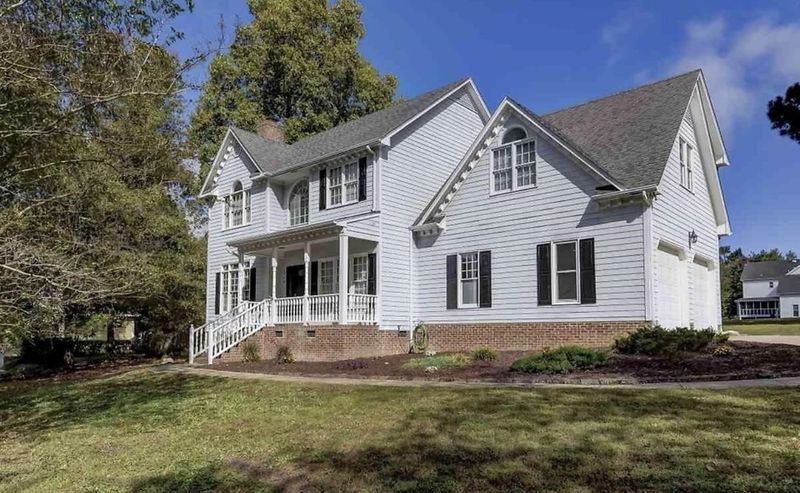 508 Willow Winds Dr, Raleigh, NC 27603