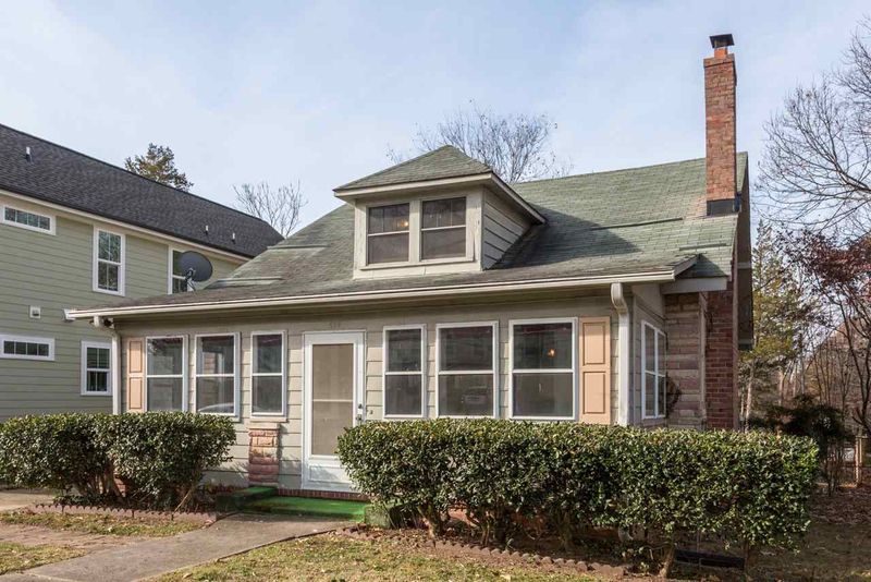509 Chamberlain St, Raleigh, NC 27607