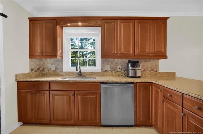 509 Dashland Dr, Fayetteville, NC 28303