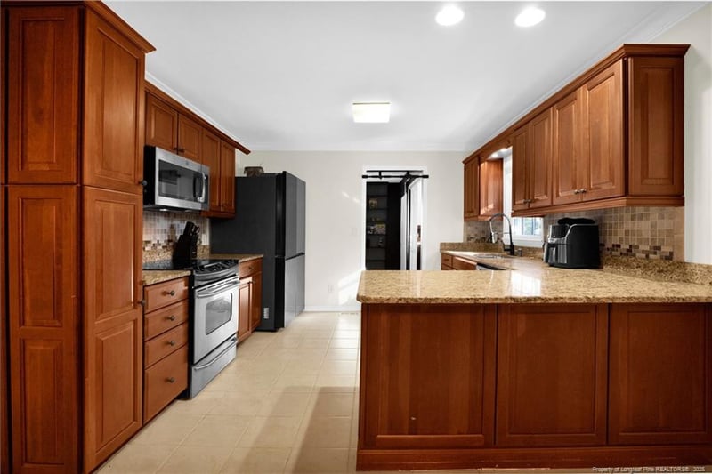 509 Dashland Dr, Fayetteville, NC 28303