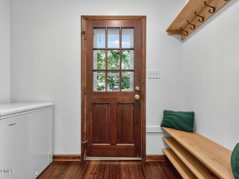 509 Holtz Ln, Cary, NC 27511