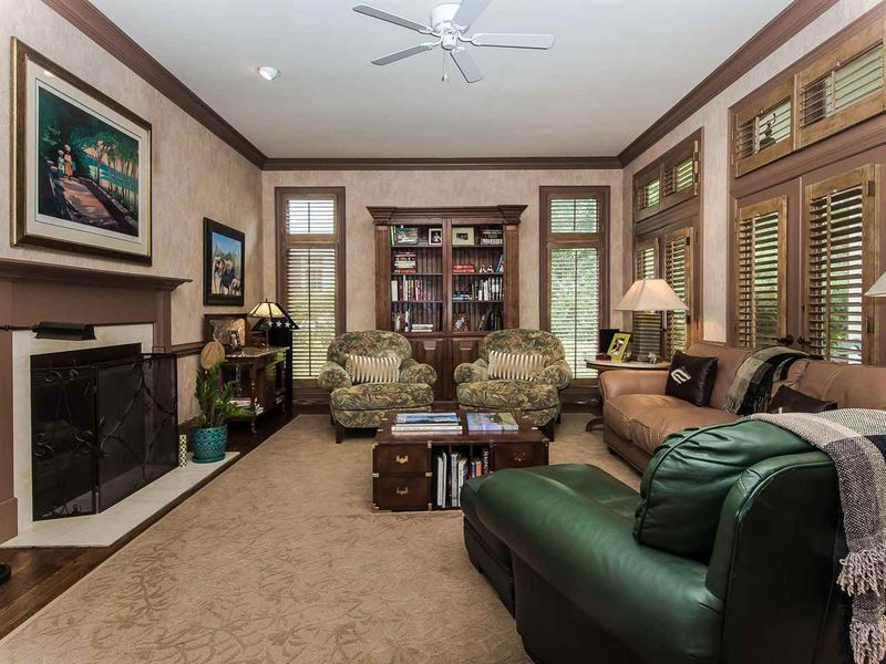 509 Lake Boone Trl, Raleigh, NC 27608