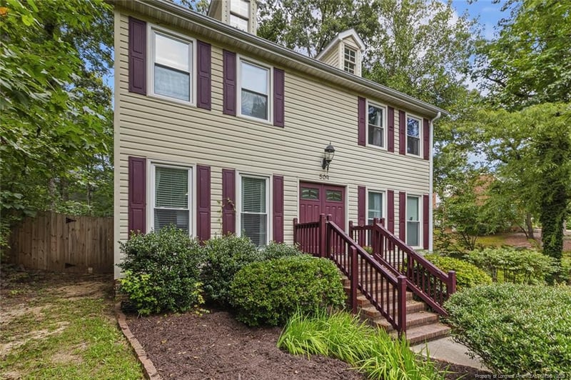 509 Olde Towne Dr, Sanford, NC 27330