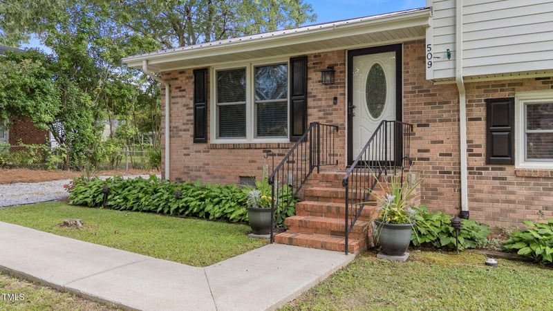 509 Park Dr, Clayton, NC 27520