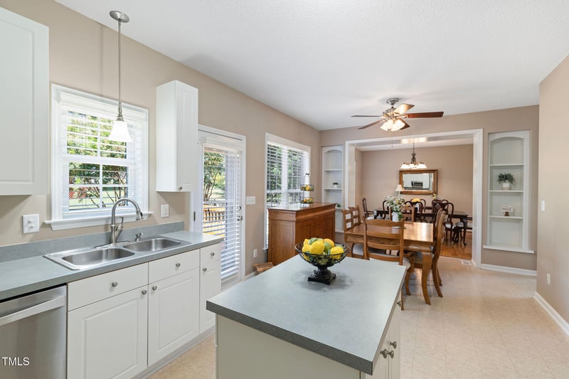 509 Sarazen Dr, Clayton, NC 27527