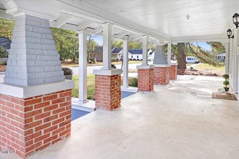 509 N Webb St, Selma, NC 27576