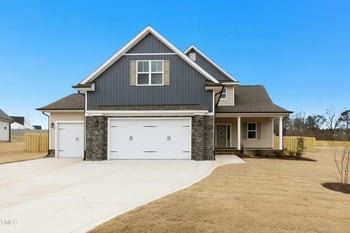 51 Blackberry Ln, Benson, NC 27504