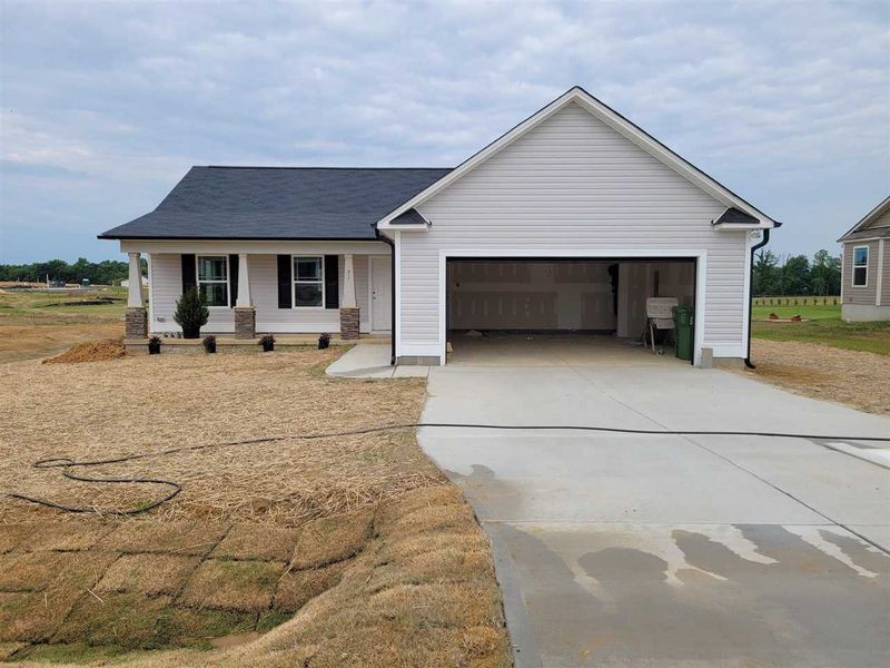 51 Falling Leaf Ln, Benson, NC 27504