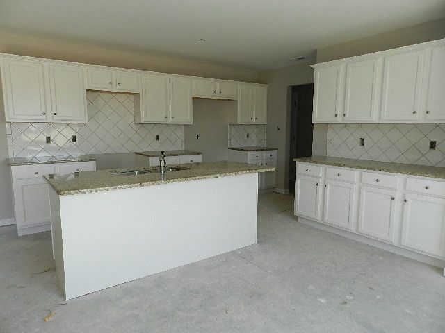 51 Pompano Ln, Benson, NC 27504