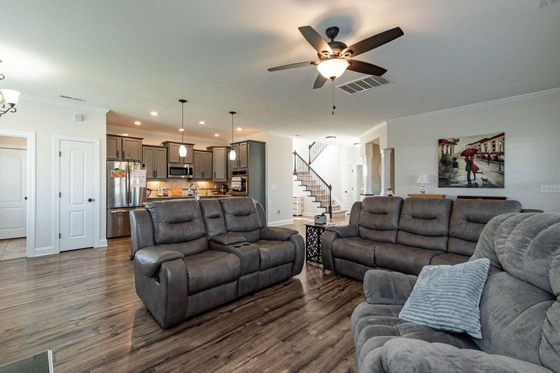 51 Sharpstone Ln, Clayton, NC 27527