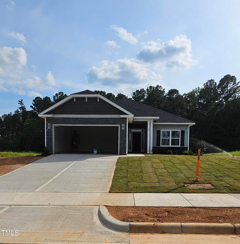 51 Sunburst Ct, Fuquay Varina, NC 27526