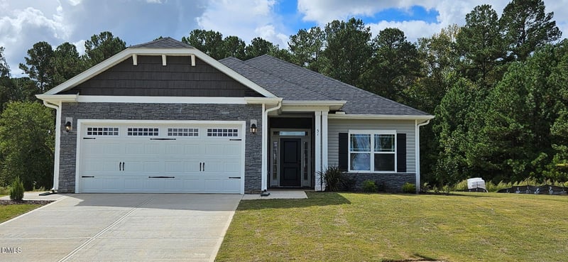 51 Sunburst Ct, Fuquay Varina, NC 27526