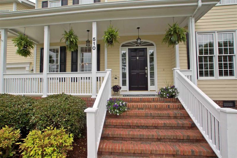 510 Edgemore Ave, Cary, NC 27519