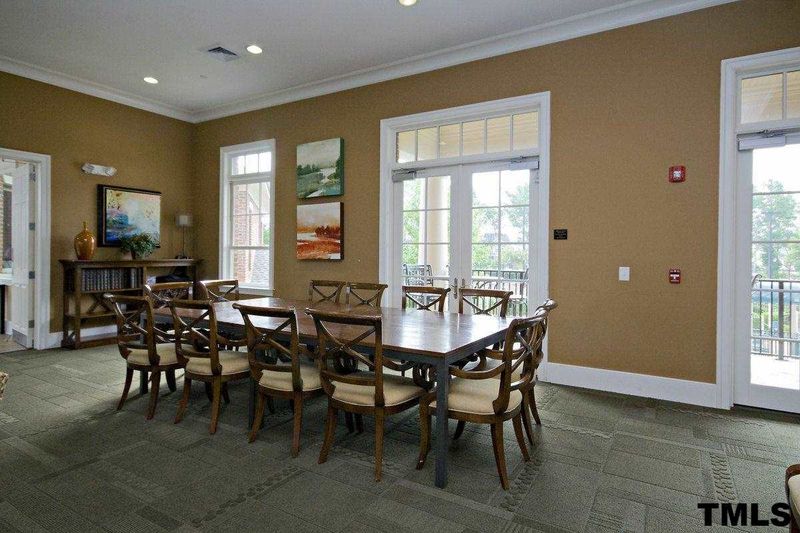510 Gallberry Dr, Cary, NC 27519