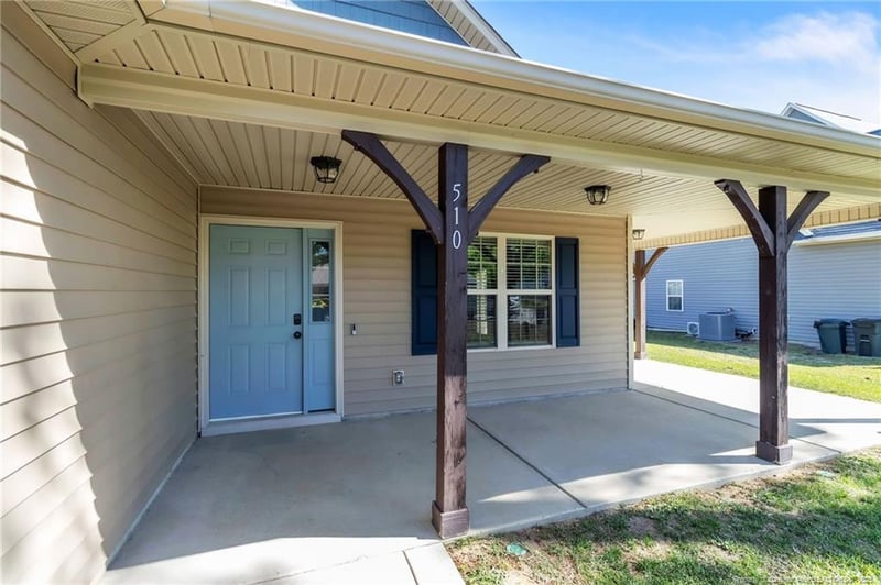510 Hammond Farms Dr, Hope Mills, NC 28348