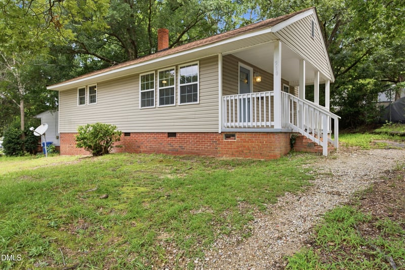 510 Ijams St, Fayetteville, NC 28301