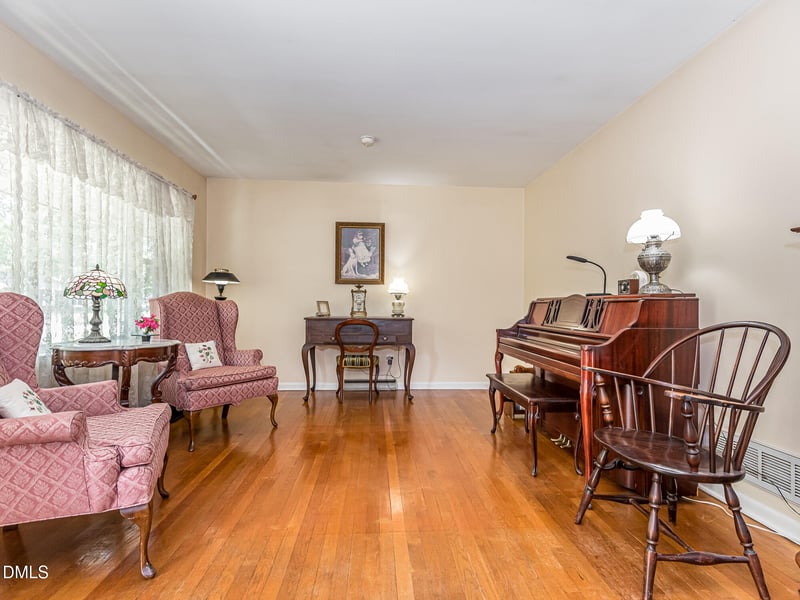 510 Lakeside Dr, Garner, NC 27529