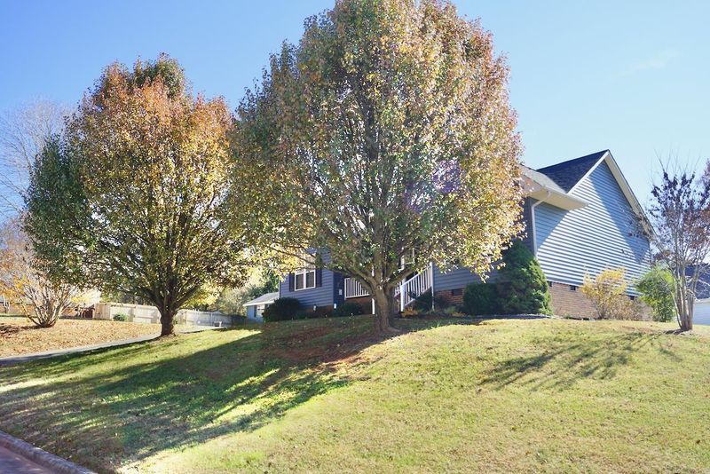 510 Nina Dr, Graham, NC 27253
