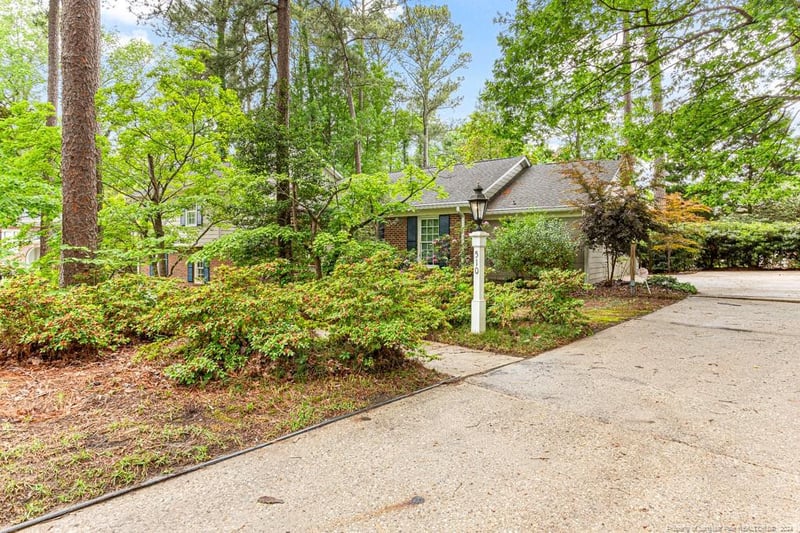 510 Thorncliff Dr, Fayetteville, NC 28303