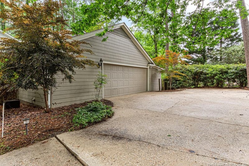 510 Thorncliff Dr, Fayetteville, NC 28303
