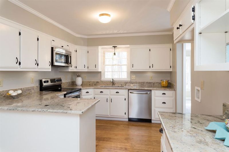5101 Fairoaks Rd, Durham, NC 27712