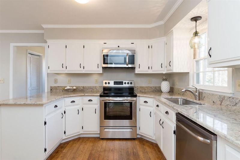 5101 Fairoaks Rd, Durham, NC 27712