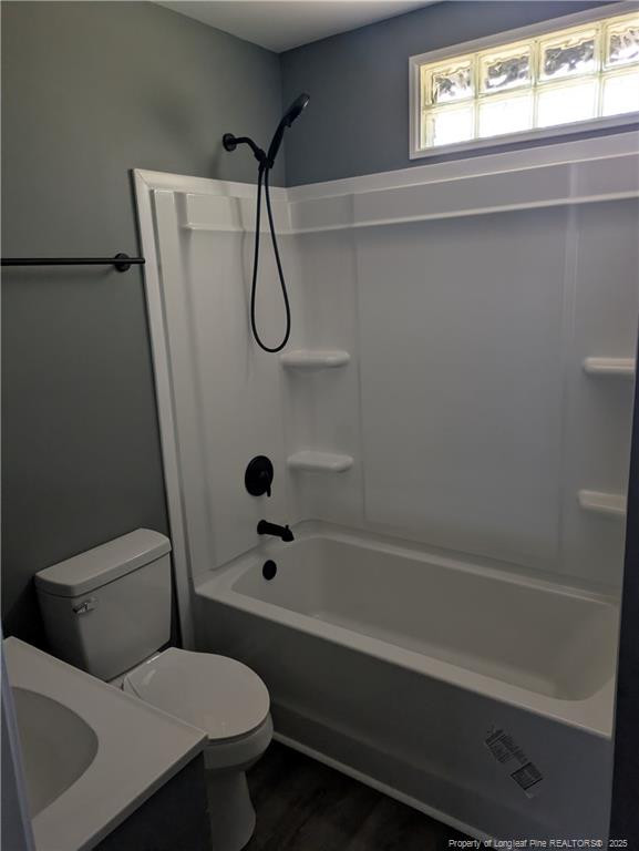 5102 Hodge St, Fayetteville, NC 28303