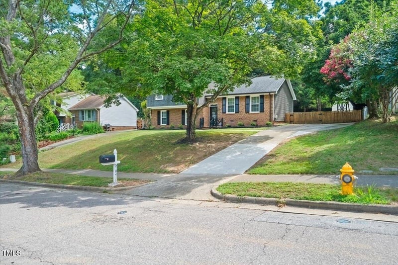 5104 Cedarwood Dr, Raleigh, NC 27609