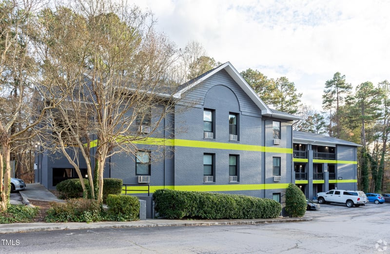 5104 Hollyridge Dr #305, Raleigh, NC 27612