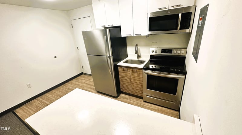 5104 Hollyridge Dr #305, Raleigh, NC 27612