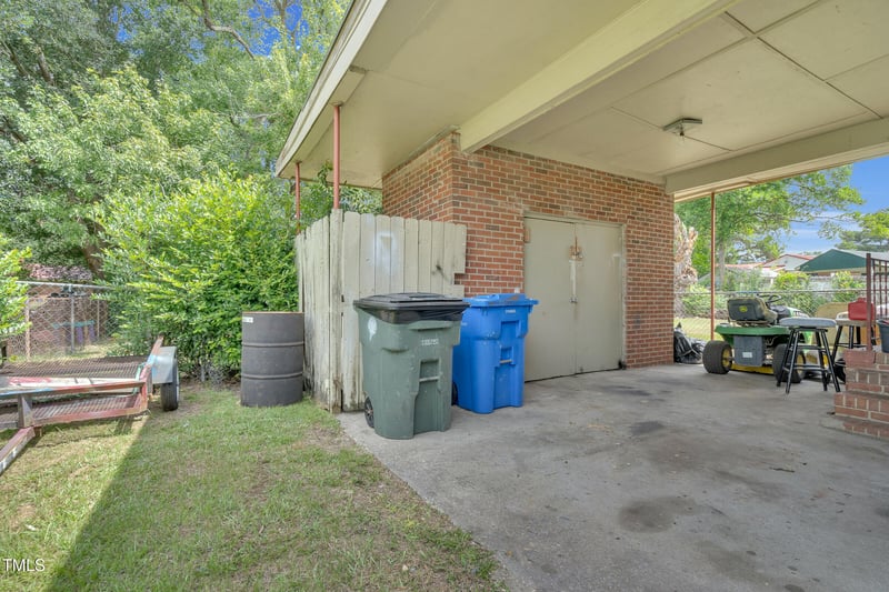 5104 Palmetto Ln, Fayetteville, NC 28304