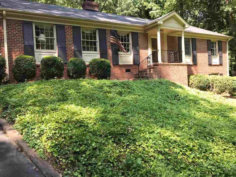 5104 Whitehall Pl, Raleigh, NC 27612