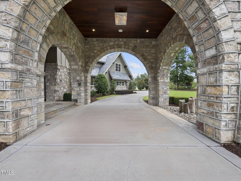 5105 Avalaire Oaks Dr, Raleigh, NC 27614