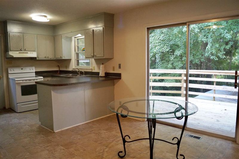 5105 Kaplan Dr, Raleigh, NC 27606
