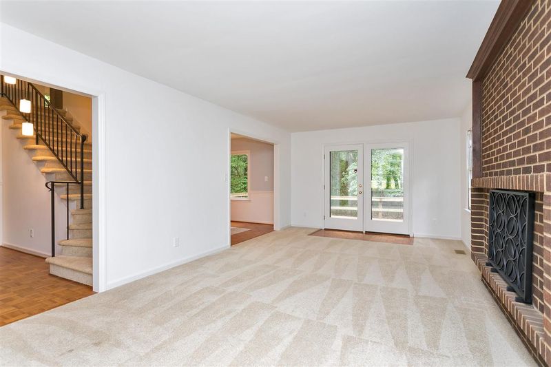5105 Pine Dr, Raleigh, NC 27606