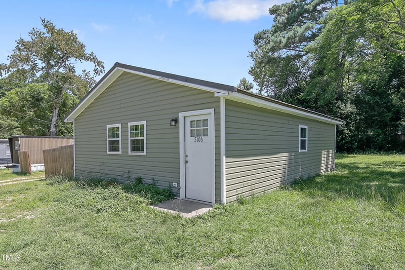 5106 Hodge St, Fayetteville, NC 28303