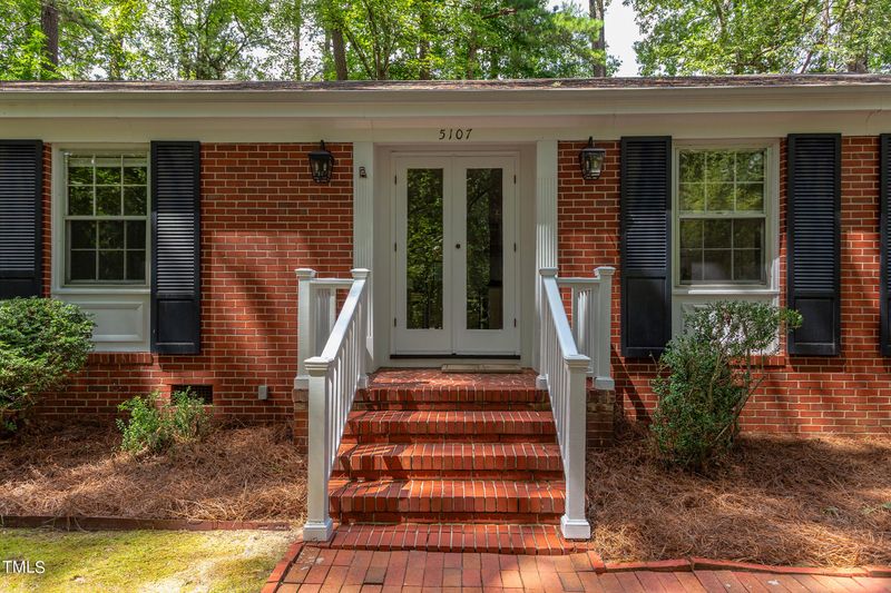5107 Whitehall Pl, Raleigh, NC 27612