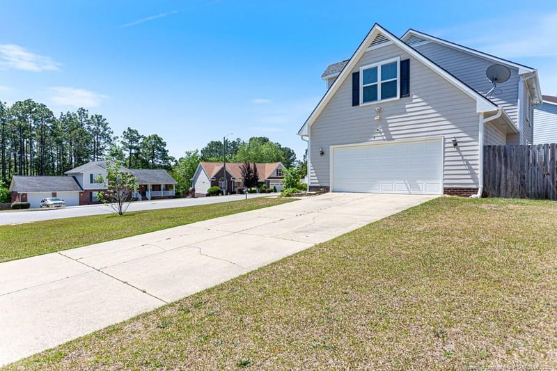 5108 Miranda Dr, Hope Mills, NC 28348