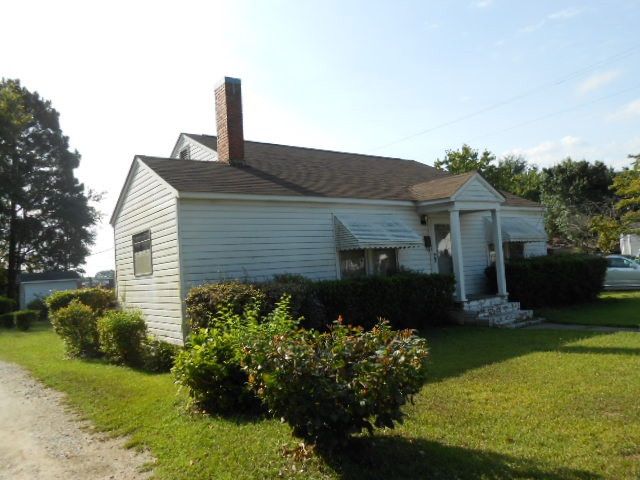 511 S 6th St, Smithfield, NC 27577