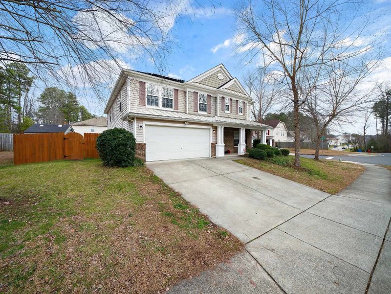 511 Ashburn Ln, Durham, NC 27703