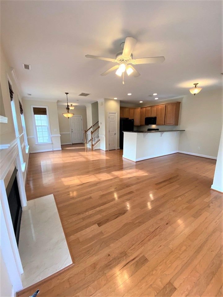 511 Bartlett Cir, Hillsborough, NC 27278