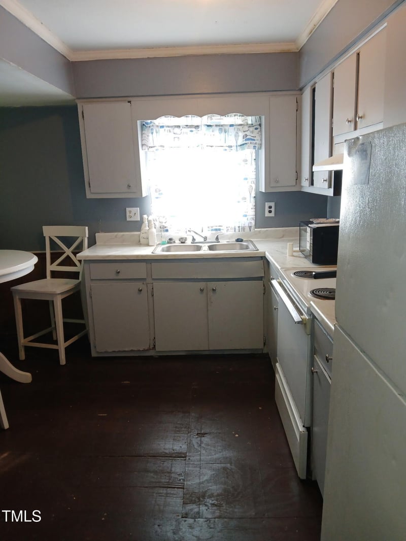 511 Cameron St, Burlington, NC 27215