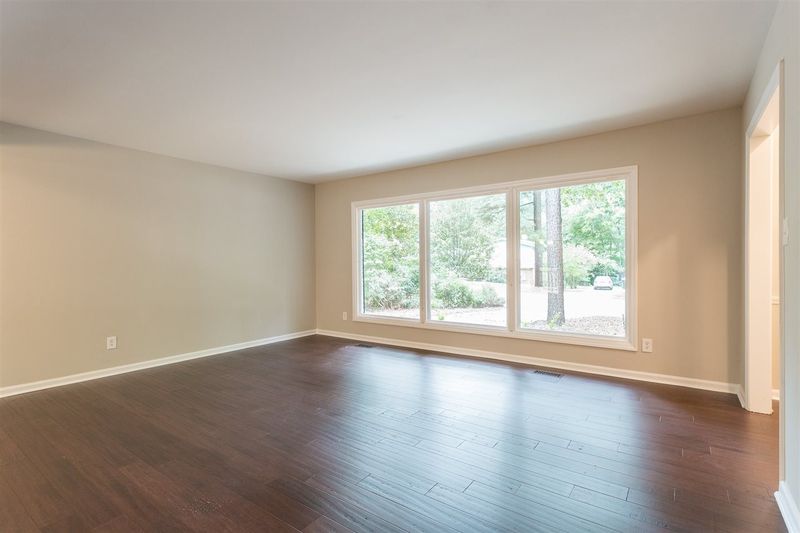 511 Colony Woods Dr, Chapel Hill, NC 27517