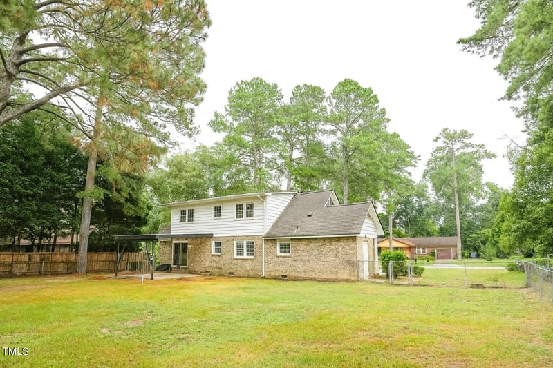 511 Dandridge Dr, Fayetteville, NC 28303