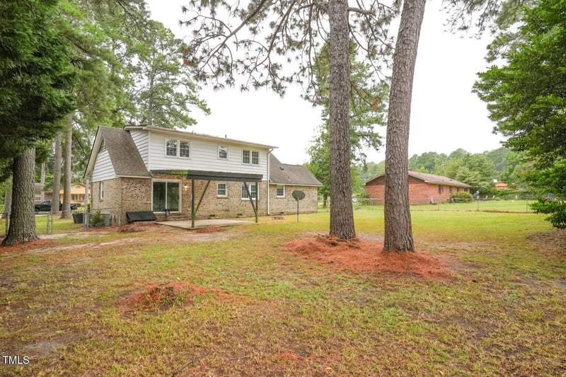 511 Dandridge Dr, Fayetteville, NC 28303