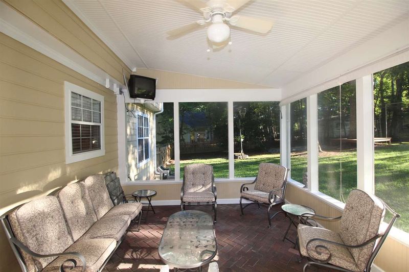 511 Devereaux Ln, Durham, NC 27712