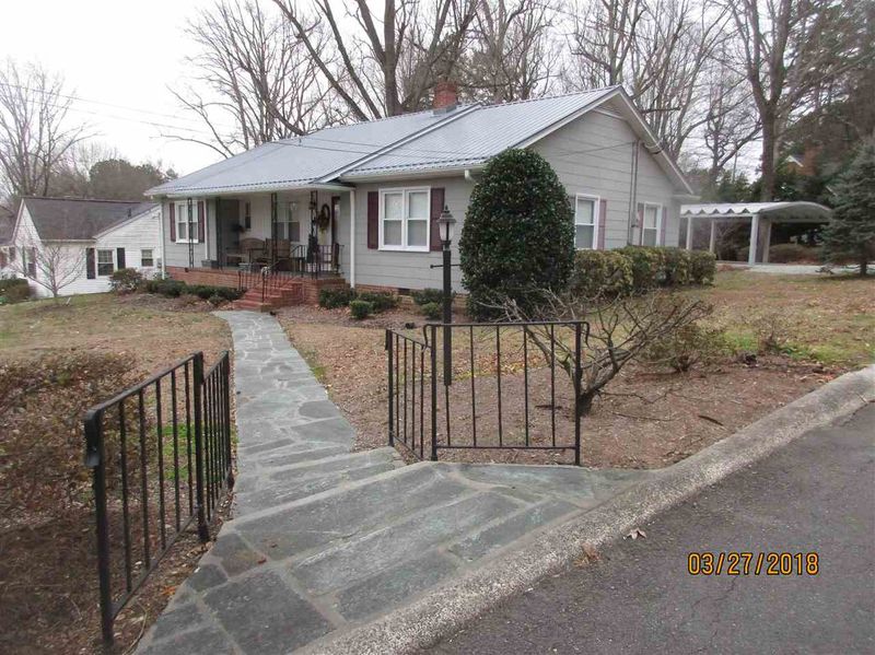 511 W Gordon St, Roxboro, NC 27573