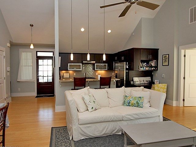 511 Hillsborough St #105, Chapel Hill, NC 27514